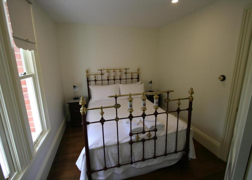 Tasmania Hobart Three-Bedroom Cottage