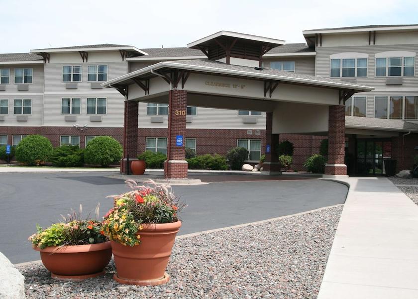 Minnesota Duluth Exterior Detail