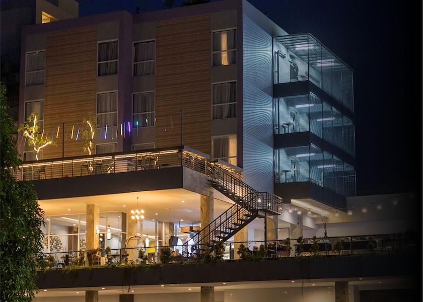  Watampone Exterior Detail