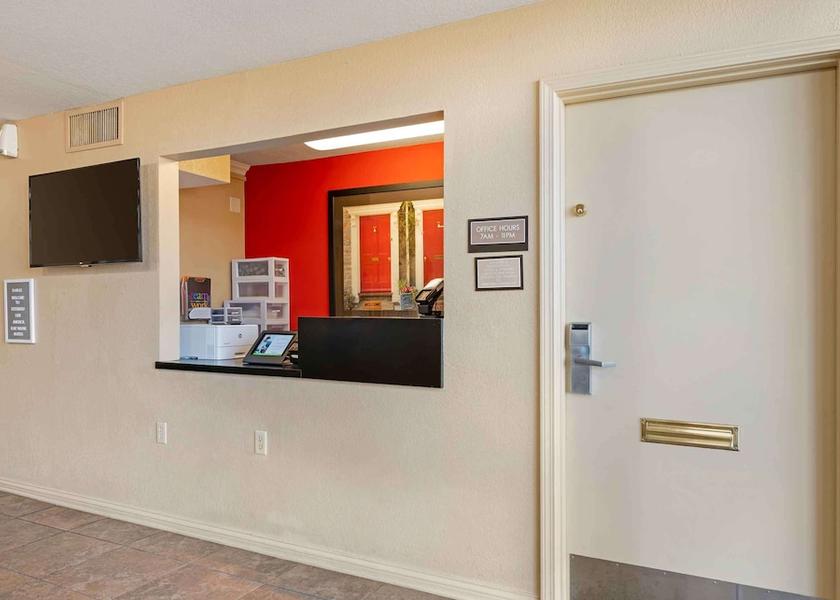 Indiana Fort Wayne Lobby