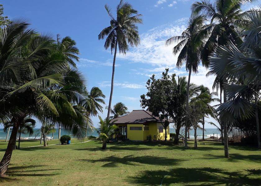 Prachuap Khiri Khan Thap Sakae Facade