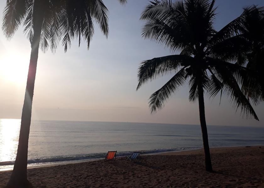 Prachuap Khiri Khan Thap Sakae Facade