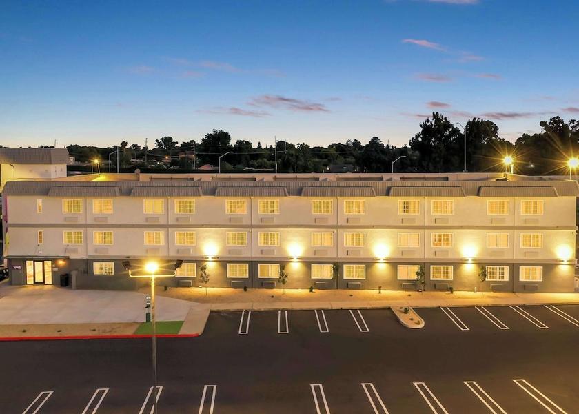 California Modesto Exterior Detail