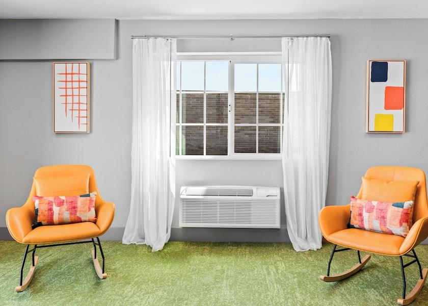 California Modesto Lobby