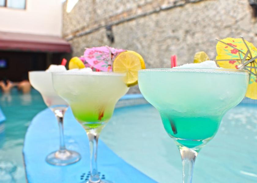 Cortes San Pedro Sula Pool Side Bar