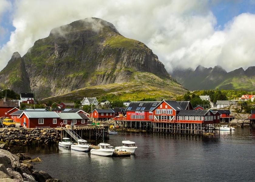 Nordland Moskenes Lake