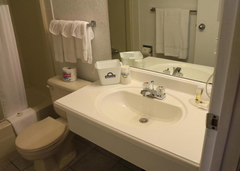 Alberta Lethbridge 2 Double beds, Sofa Bed, Suite, Kitchen, Non Smoking