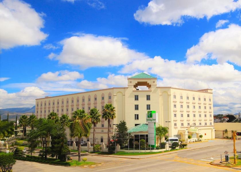  Leon Exterior Detail