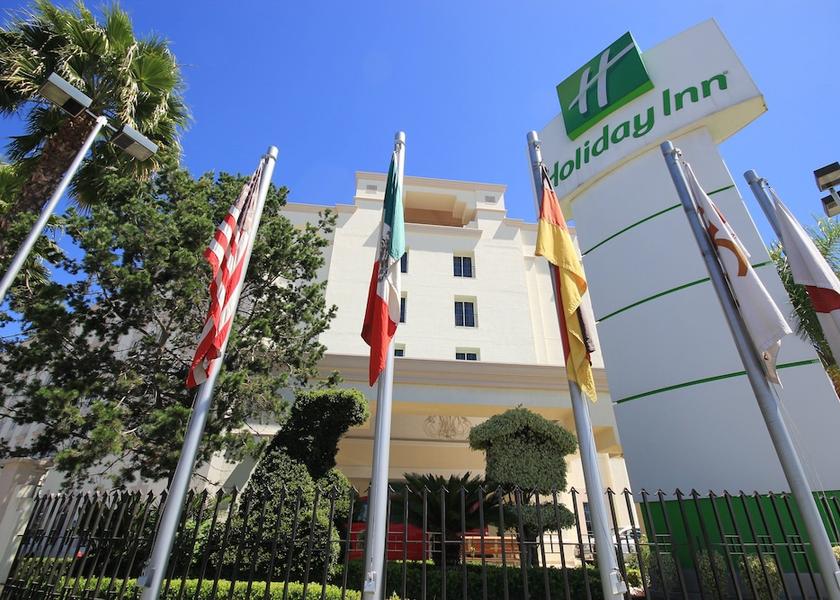  Leon Exterior Detail