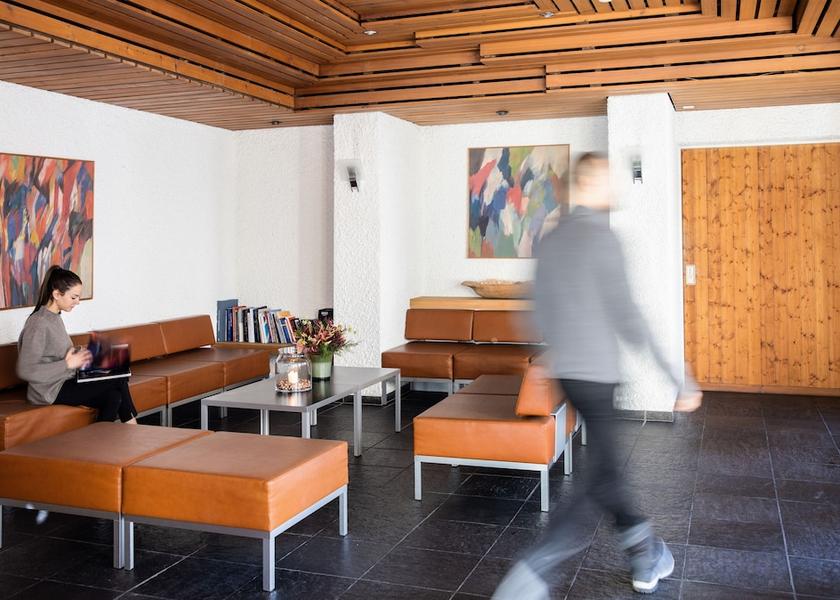 Graubuenden St. Moritz Lobby sitting area