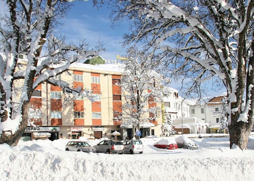 Abruzzo Rivisondoli Front of property