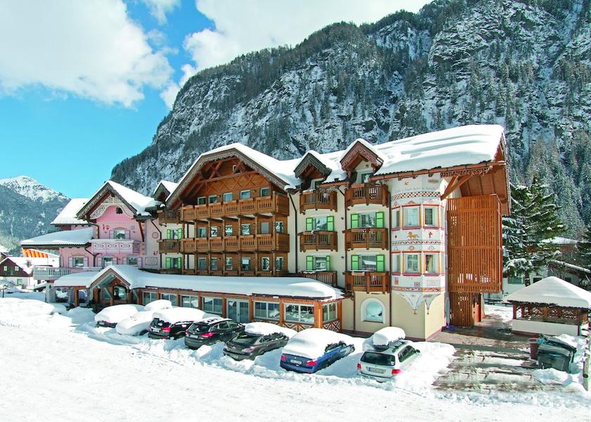 Trentino-Alto Adige Campitello di Fassa Front of property