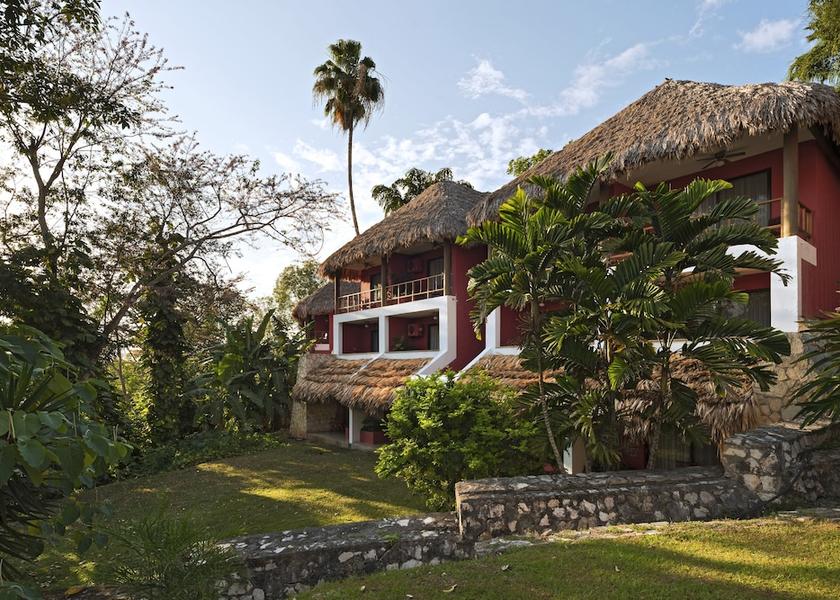 Peten San Jose Peten Exterior Detail