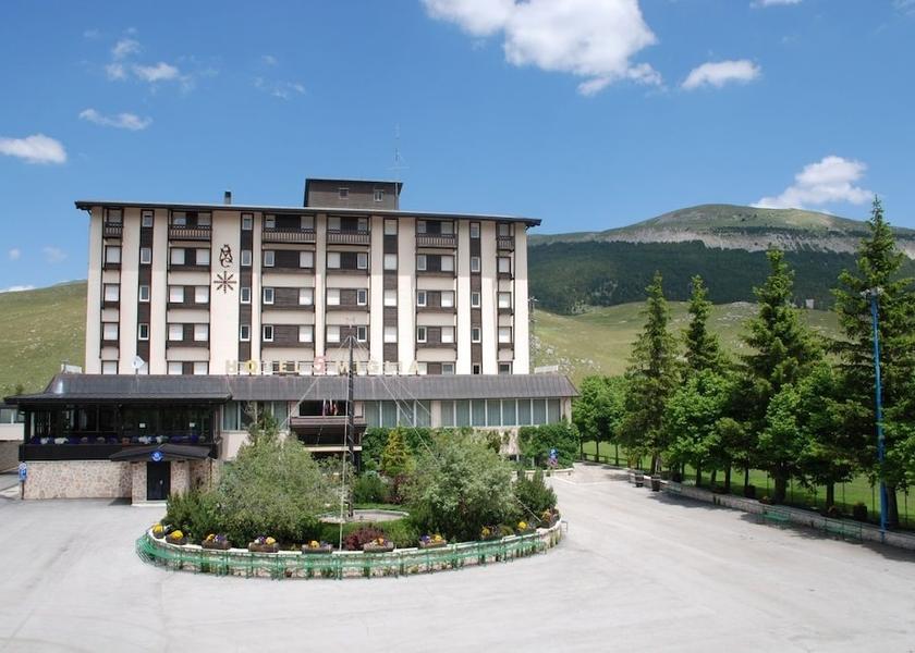 Abruzzo Rivisondoli Front of property