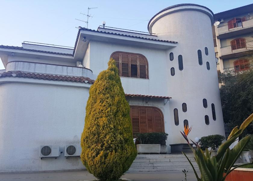 Sicily Aci Castello Facade