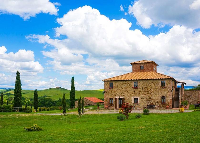 Tuscany Lajatico Front of property