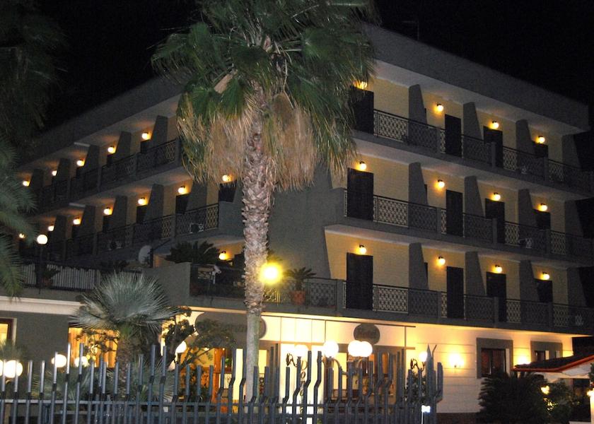 Campania Calvizzano Facade