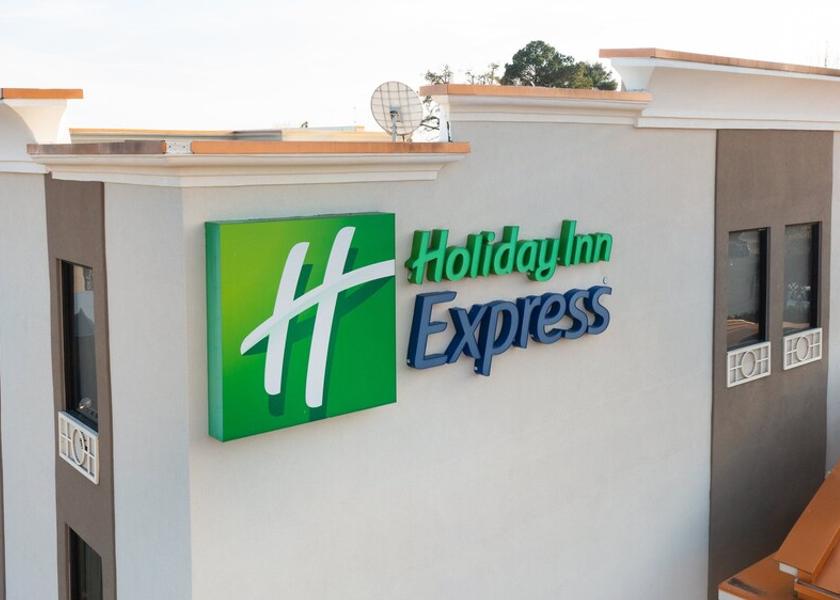 Mississippi New Albany Exterior Detail