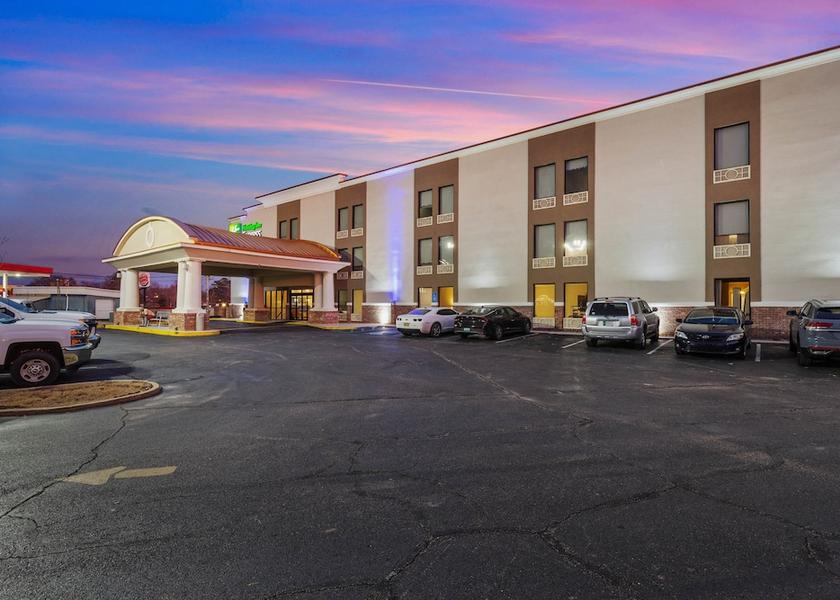 Mississippi New Albany Exterior Detail