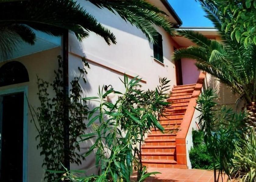 Abruzzo Controguerra Exterior Detail