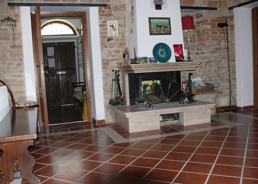 Abruzzo Controguerra Lobby