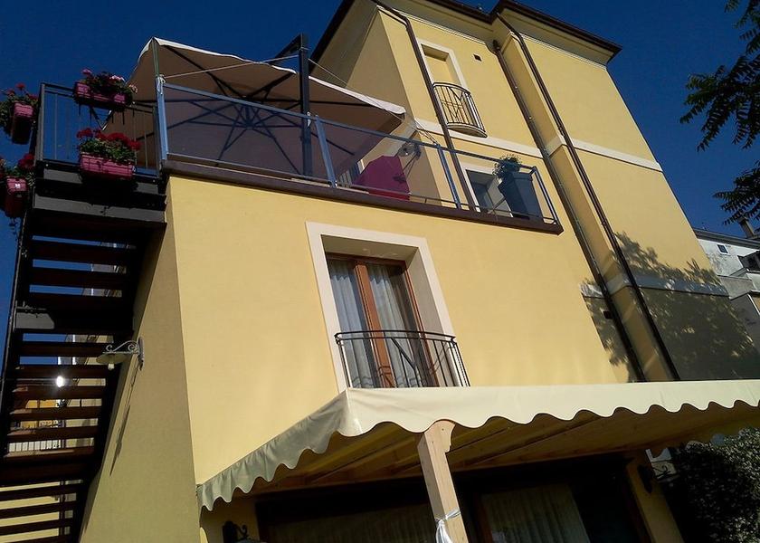 Marche Tavoleto Exterior Detail