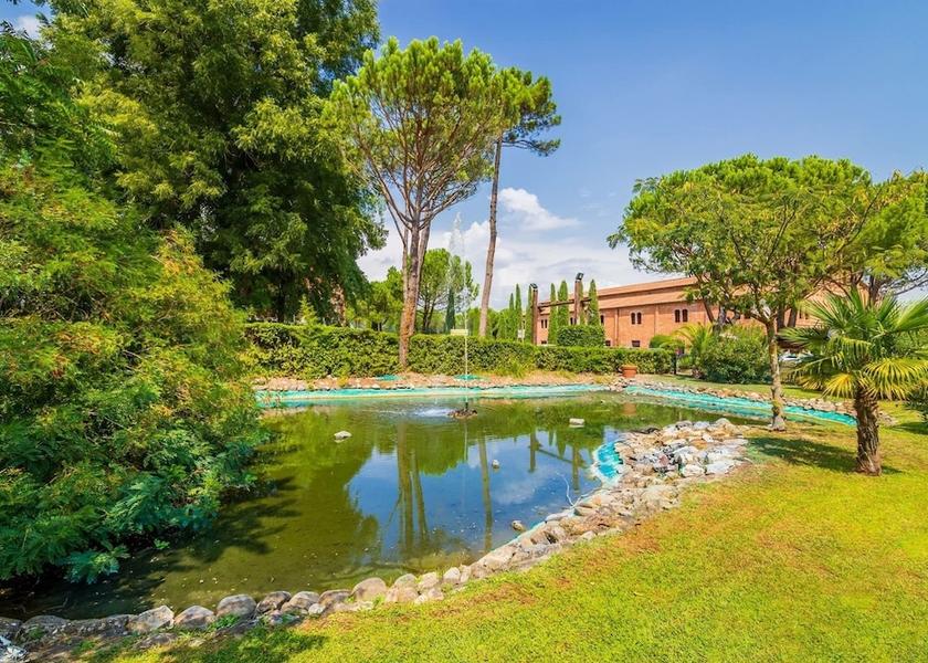 Tuscany Ponte Buggianese Lake