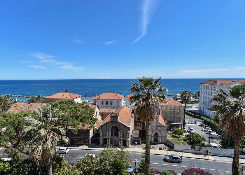 Liguria Sanremo Beach/Ocean View