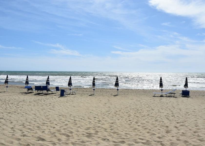 Campania Cellole Beach