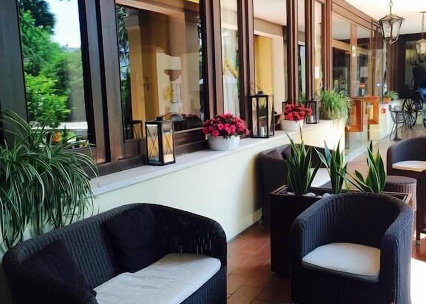 Veneto Rubano Exterior Detail