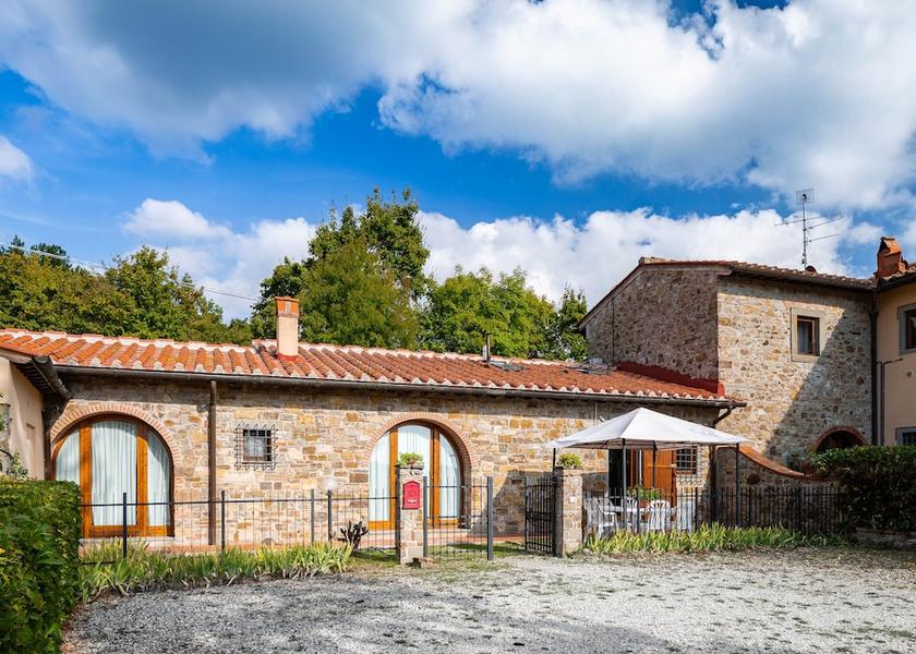 Tuscany Vaglia Exterior Detail