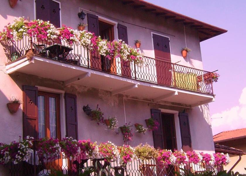 Lombardy Griante Facade