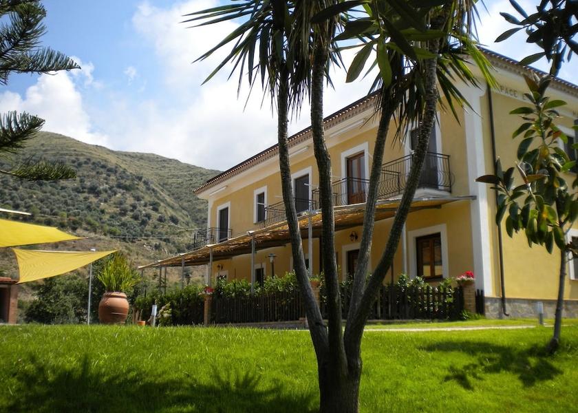 Campania San Mauro Cilento Facade