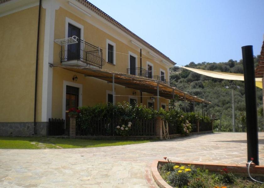 Campania San Mauro Cilento Facade