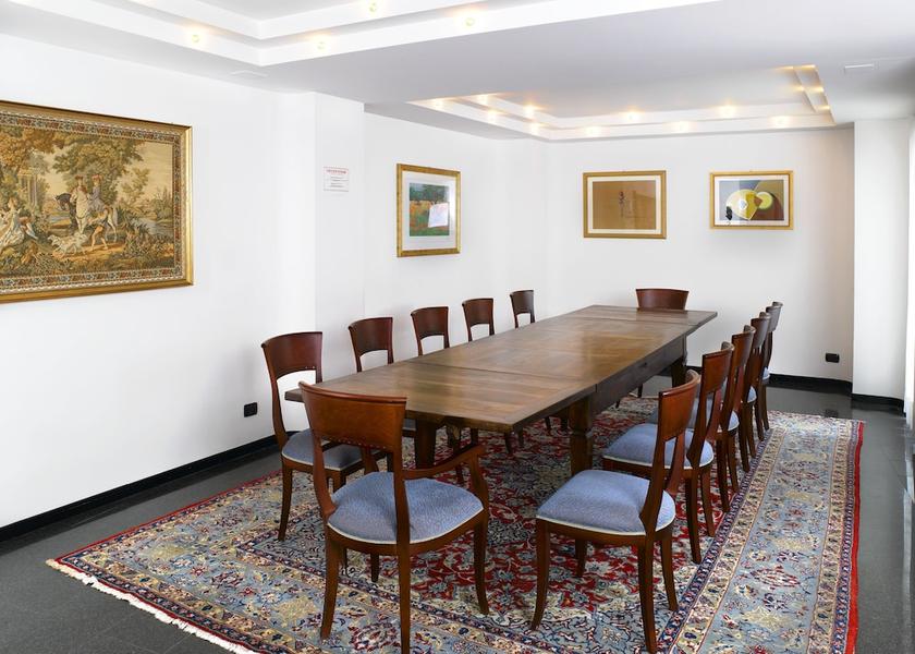 Marche San Benedetto del Tronto Meeting Room