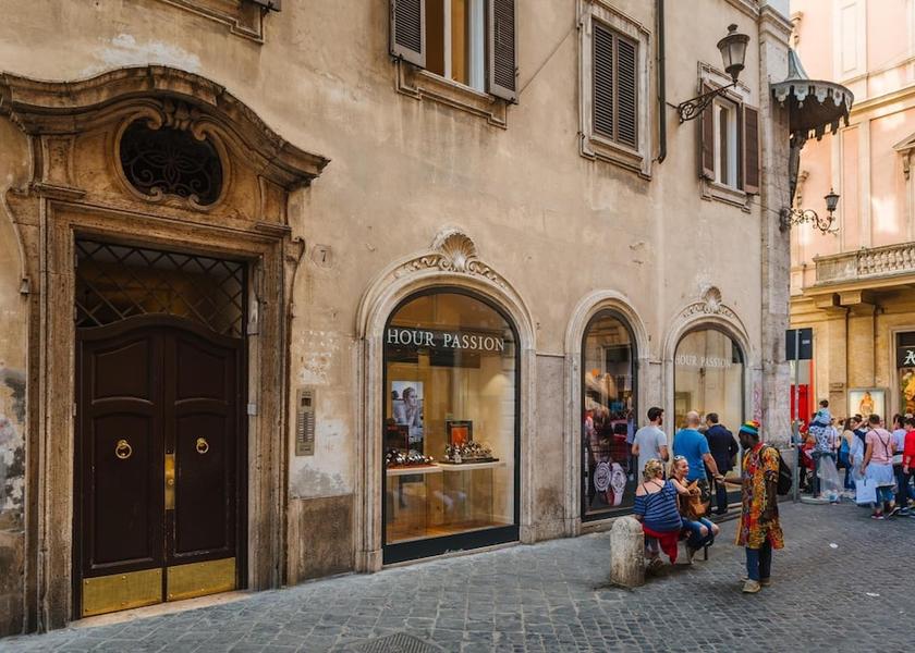 Lazio Rome Exterior Detail