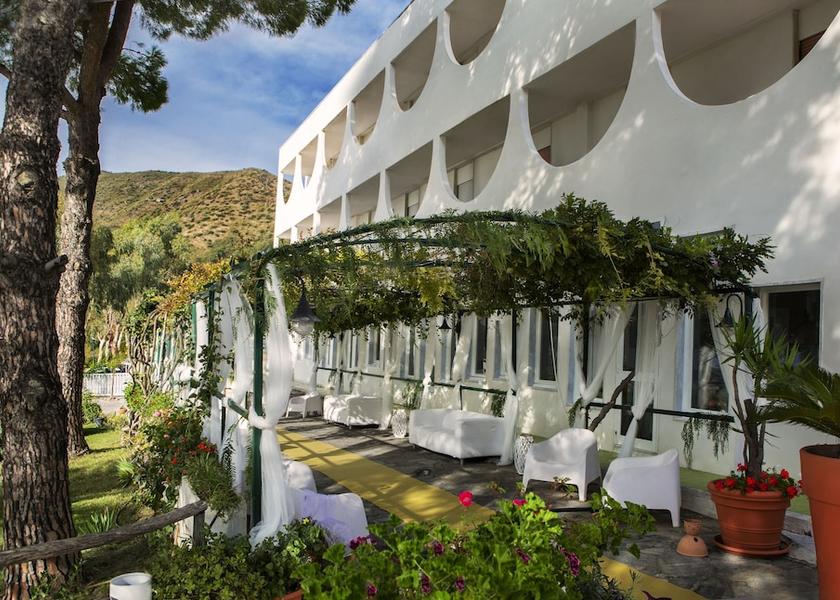 Campania Mondragone Porch