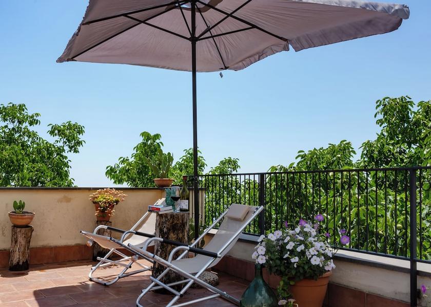 Sicily Milo Terrace/patio