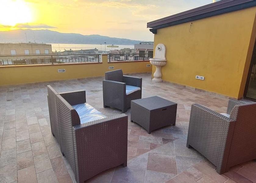 Calabria Villa San Giovanni Terrace