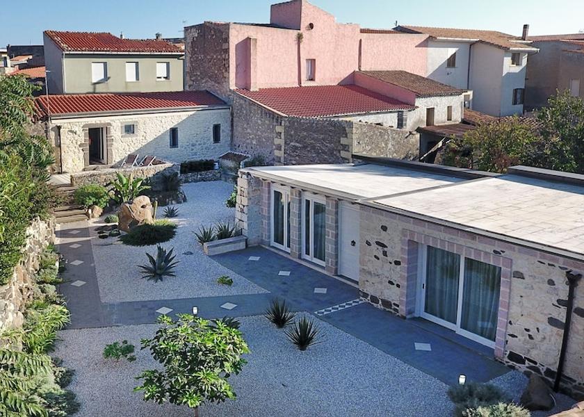 Sardinia Tresnuraghes Courtyard view
