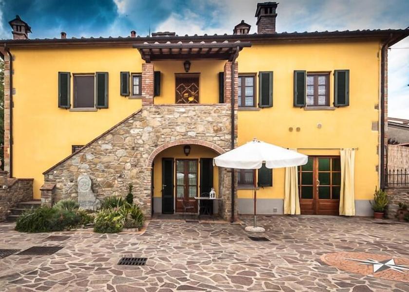 Tuscany Castiglion Fibocchi Facade