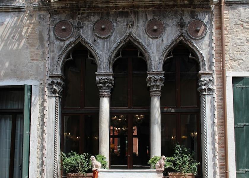 Veneto Venice Exterior Detail