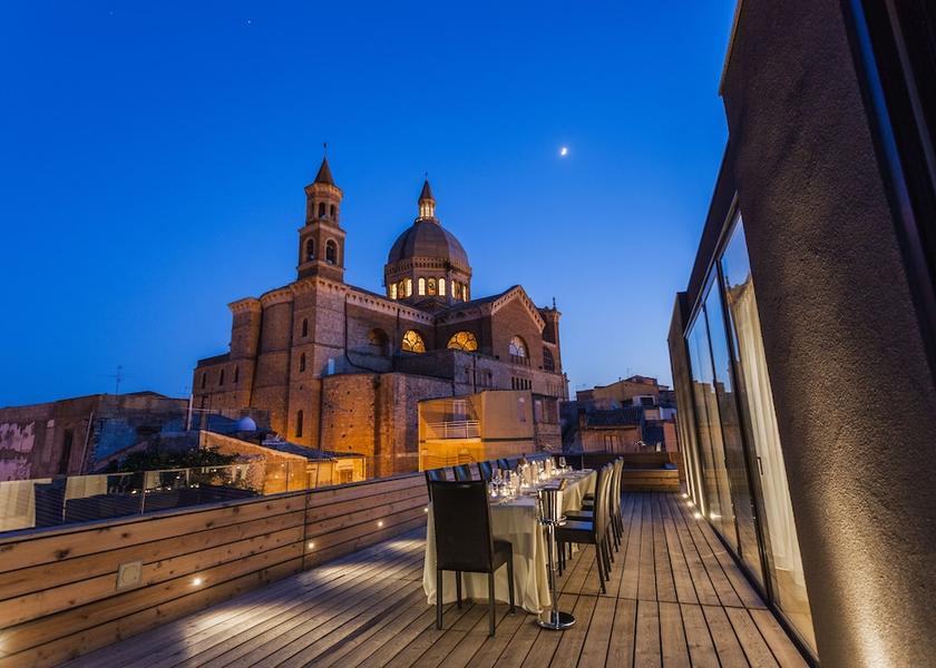 Sicily Favara Primary image