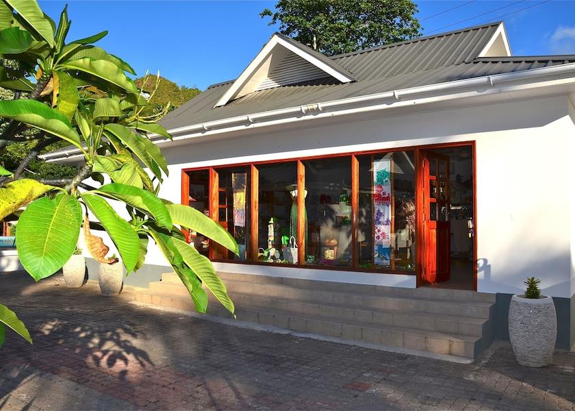 Lazio Praslin Island Gift shop