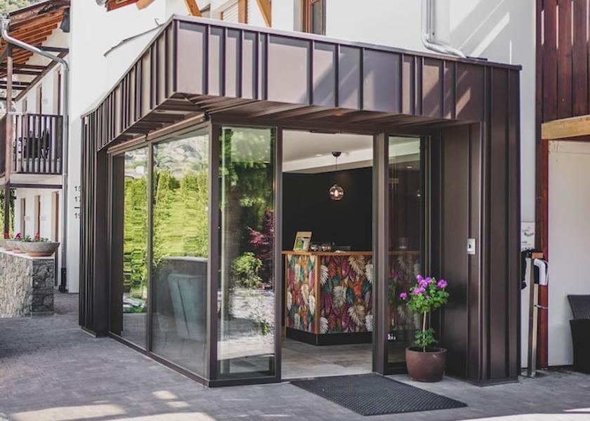 Trentino-Alto Adige Laces Reception