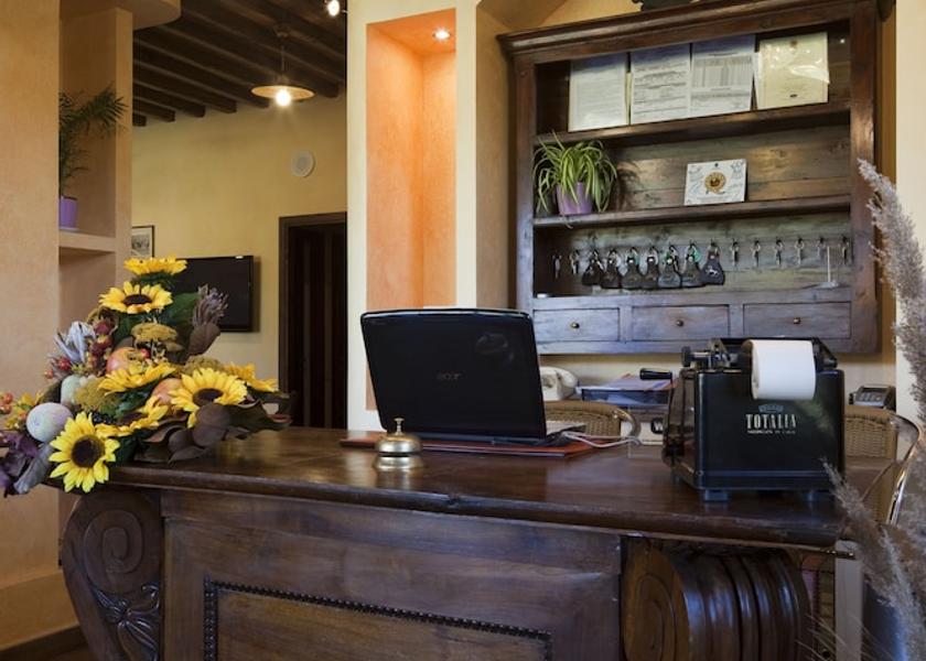 Liguria Sarzana Reception
