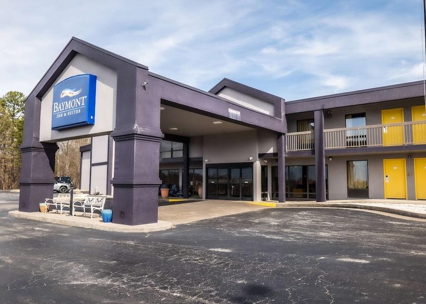 Kentucky London Exterior Detail