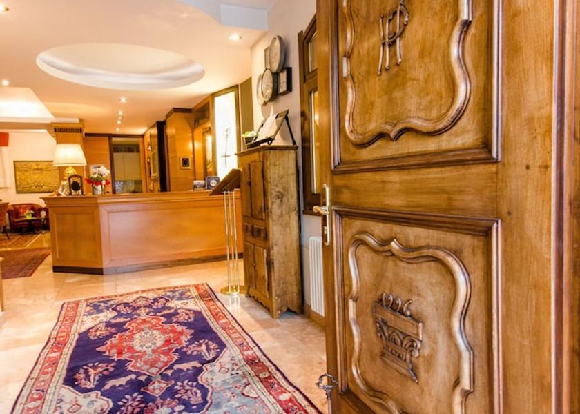 Valle d'Aosta Saint-Vincent Interior Entrance