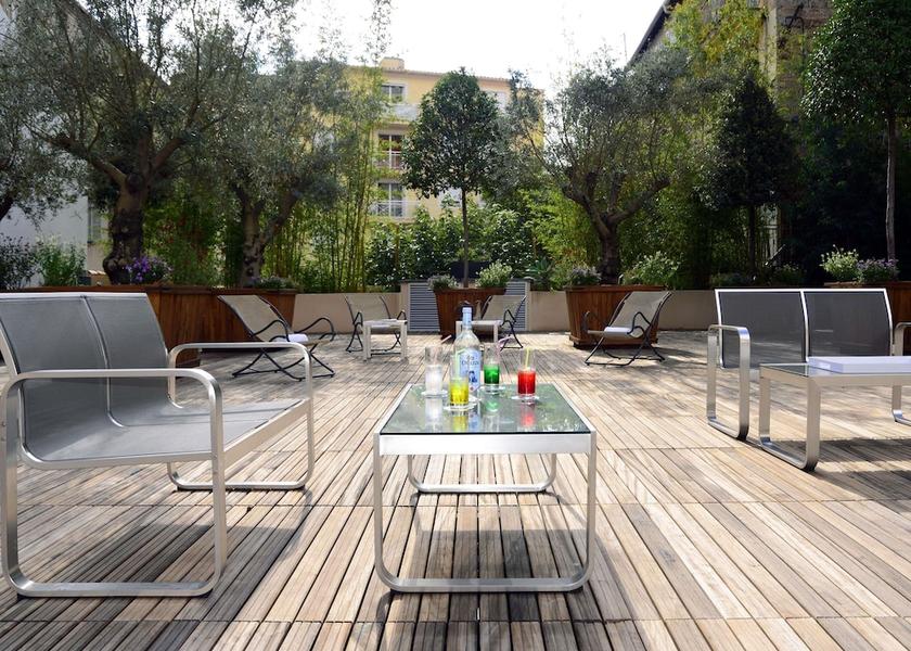 Corsica Ajaccio Bar (on property)