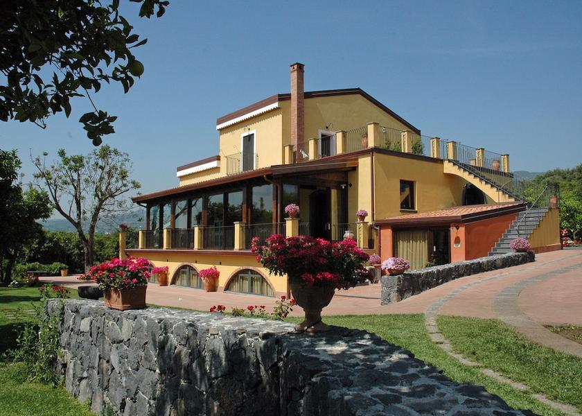 Sicily Fiumefreddo di Sicilia Front of property